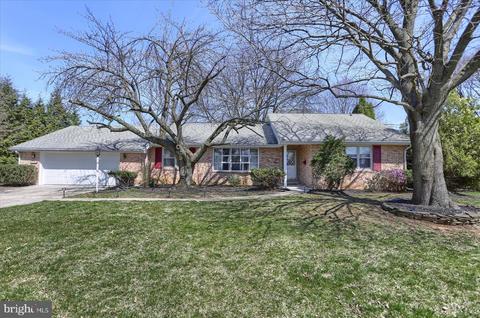 523 W Elmwood Ave, Mechanicsburg, PA 17055