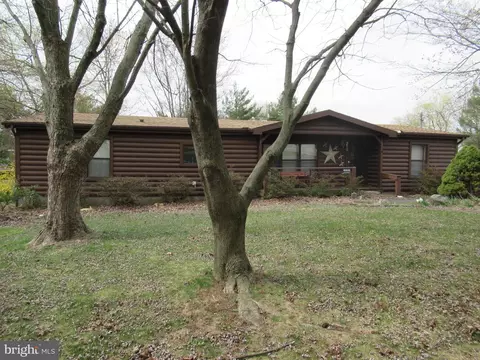 210 Cranes Gap Rd, Carlisle, PA 17013