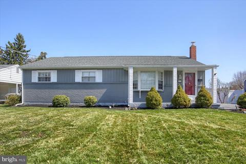 16 Cedarhurst Ln, Camp Hill, PA 17011