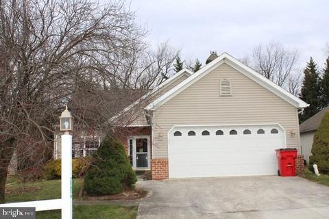 34 Lantern Ln, Shippensburg, PA 17257