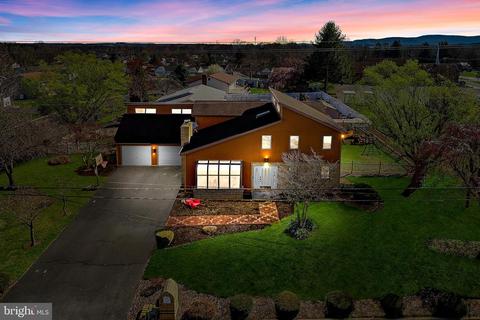 410 Mcland Rd, Mount Holly Springs, PA 17065