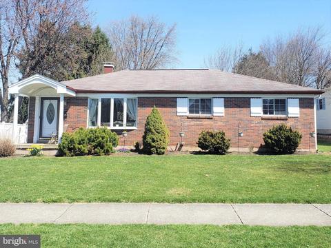 9 Neponsit Ln, Camp Hill, PA 17011