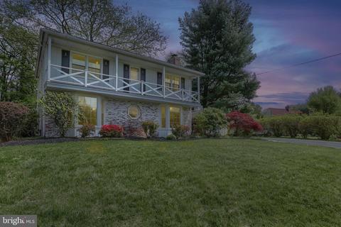 417 Country Club Rd, Camp Hill, PA 17011