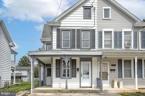 233 F St, Carlisle, PA 17013