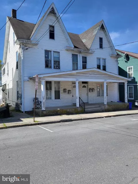 18-20 N Washington St, Shippensburg, PA 17257