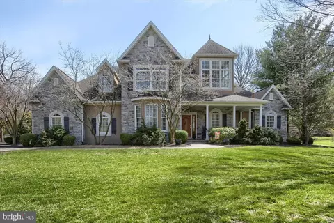 1106 Hillside Dr, Carlisle, PA 17013