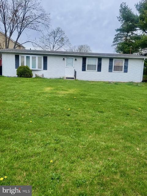 66 Sunset Dr, Mechanicsburg, PA 17050