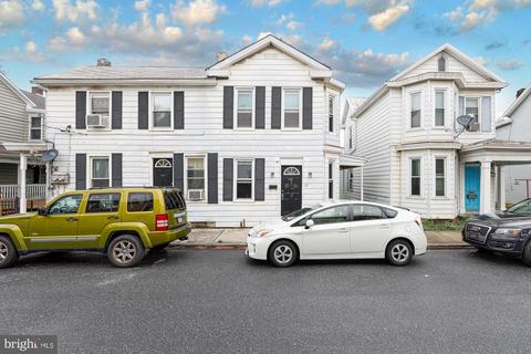 32 W Locust St, Mechanicsburg, PA 17055