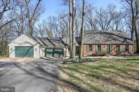 5013 Woodbox Ln, Mechanicsburg, PA 17055