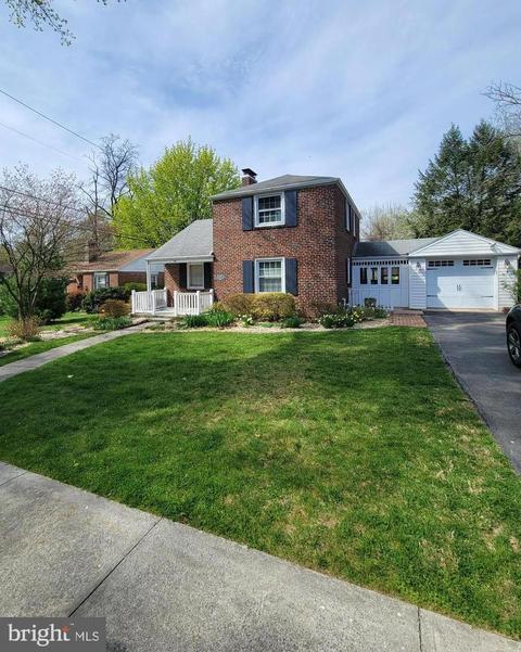 10 Village Rd, Camp Hill, PA 17011