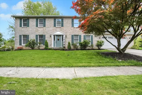 1153 Dry Powder Cir, Mechanicsburg, PA 17050