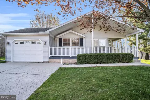 3 Lantern Ln, Shippensburg, PA 17257
