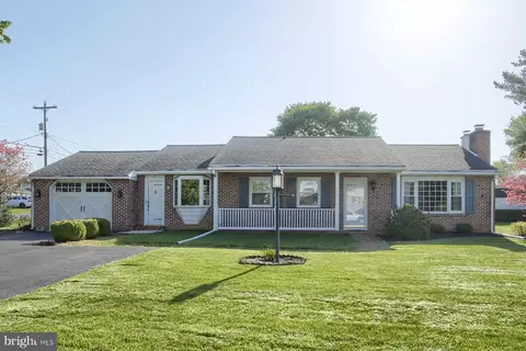 111 Buckthorn Dr, Carlisle, PA 17015