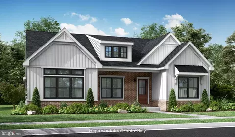 01 Estate Dr, Mechanicsburg, PA 17055