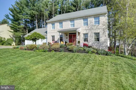 172 Fieldstone Dr, Carlisle, PA 17015