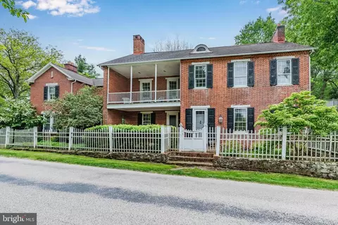 916 Mccormick Rd, Mechanicsburg, PA 17055