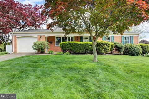 916 Cocklin St, Mechanicsburg, PA 17055