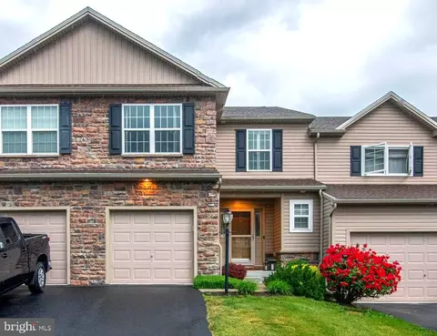1738 Haralson Dr, Mechanicsburg, PA 17055