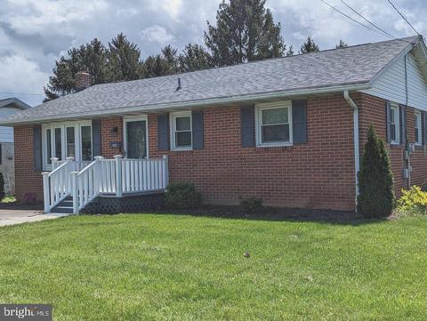 332 F St, Carlisle, PA 17013