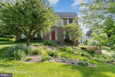 13 Field Stone Dr, Mechanicsburg, PA 17050