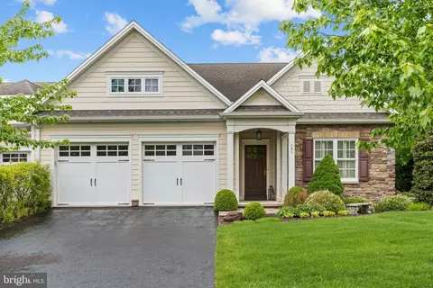 484 Coventry Dr, Mechanicsburg, PA 17055