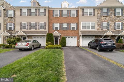 404 Eisenhower Dr, Carlisle, PA 17013