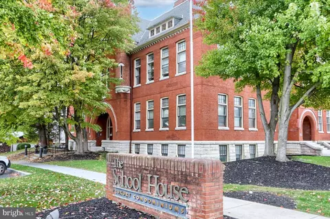 133 W Locust St #103, Mechanicsburg, PA 17055