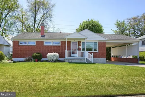 73 Kensington Dr, Camp Hill, PA 17011