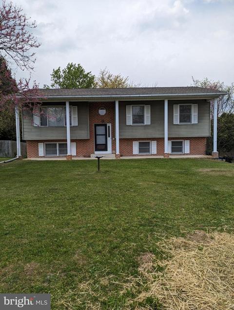 902 Pheasant N, Carlisle, PA 17015