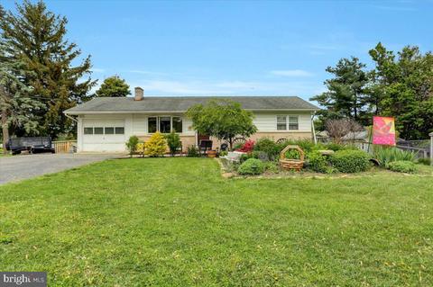 3 Pin Oak Ln, Shippensburg, PA 17257