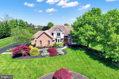 16 Gunpowder Rd, Mechanicsburg, PA 17050