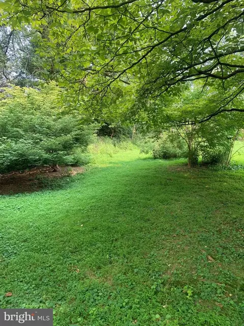 2926 Lincoln St, Camp Hill, PA 17011