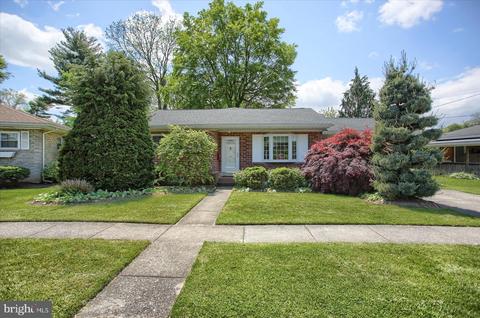 21 Walnut Ln, Camp Hill, PA 17011