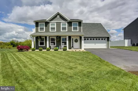 38 W Clarissa Dr, Shippensburg, PA 17257