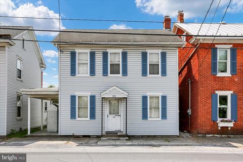311 Walnut St, Boiling Springs, PA 17007
