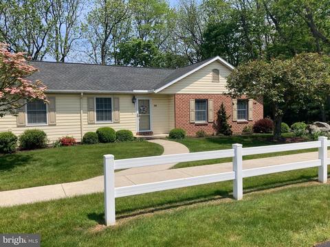58 Strawberry Dr, Carlisle, PA 17015