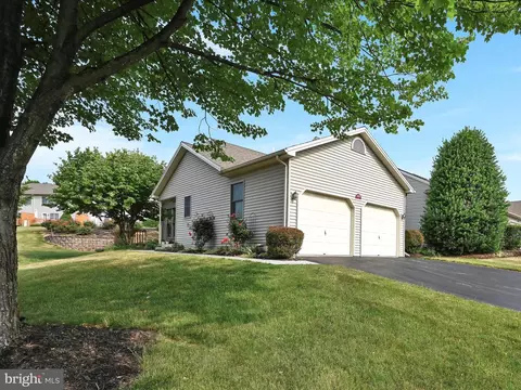 1489 Maplewood Dr, New Cumberland, PA 17070