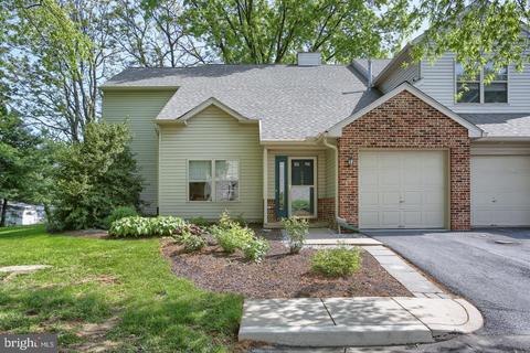 5222 Cobblestone Dr, Mechanicsburg, PA 17055