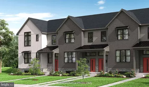 106 Larkin Dr, Mechanicsburg, PA 17055