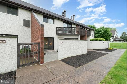 1075 Lancaster Blvd #6, Mechanicsburg, PA 17055