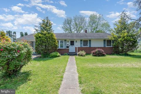 719 Gobin Dr, Carlisle, PA 17013