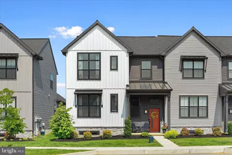 209 Estate Dr, Mechanicsburg, PA 17055