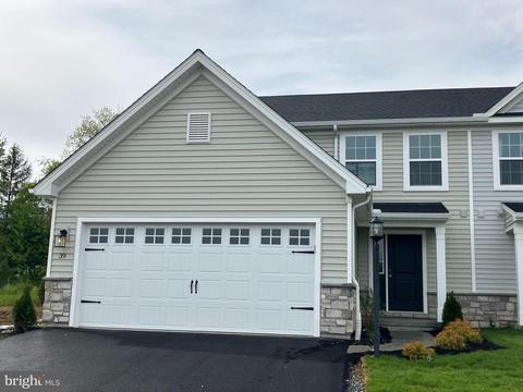 39 Long Bnd, Carlisle, PA 17015