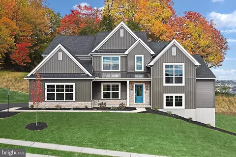 2022 N Fall Harvest Dr, Mechanicsburg, PA 17055