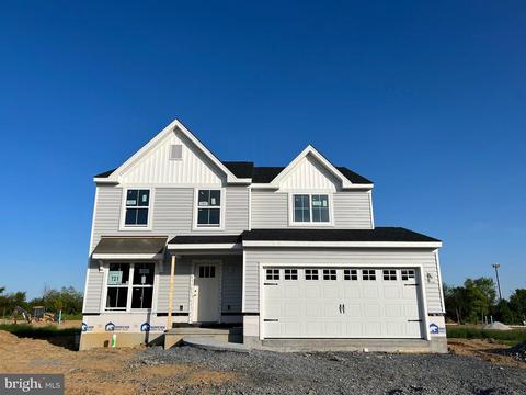 28 Long Bend Dr, Carlisle, PA 17015