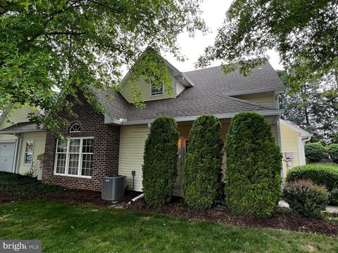 522 Brighton Pl, Mechanicsburg, PA 17055