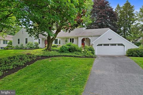 120 E Lauer Ln, Camp Hill, PA 17011