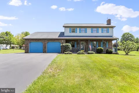 212 Chestnut Dr, Shippensburg, PA 17257