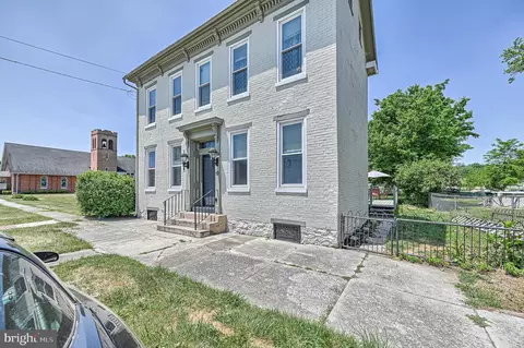 12 W Main St, New Kingstown, PA 17072