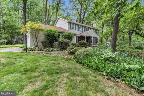 5008 Woodbox Ln, Mechanicsburg, PA 17055